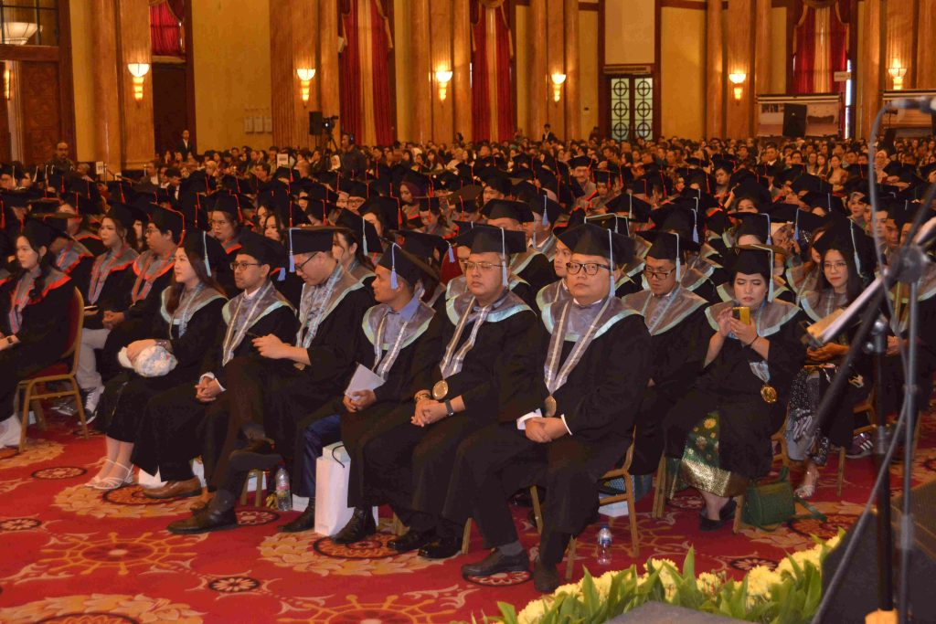 Wisuda IBI KKG